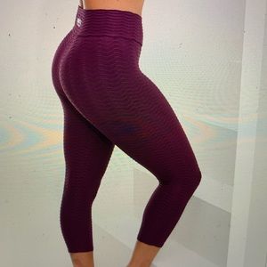 Booty by Brabants Original Cropped Capri Leggings